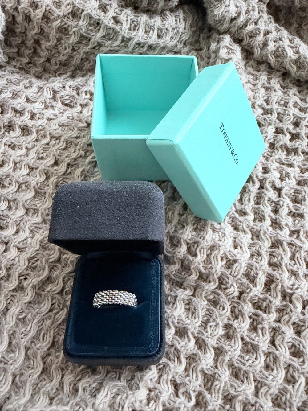 Tiffany & Co. 18k white gold Mesh Band with Signature Blue Box Size 5